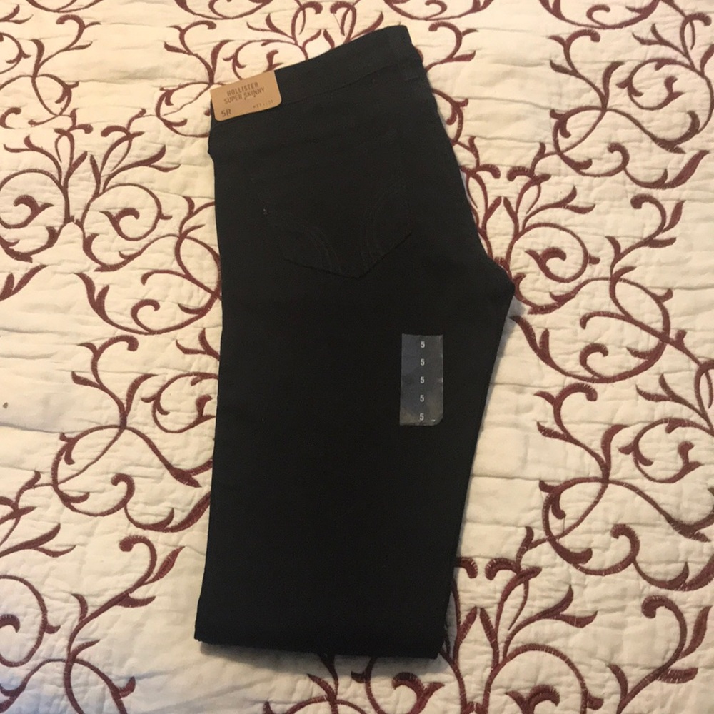 Black Hollister Super Skinny 5R jeans